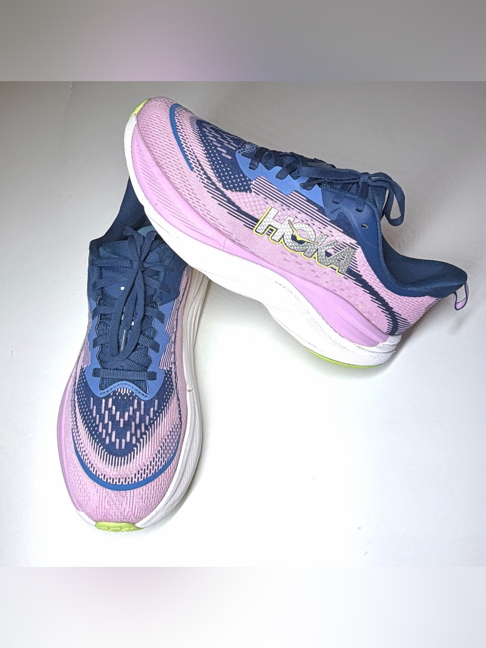 Hoka Women’s Skyflow Athletic Running Sneaker Size- 10.5 B